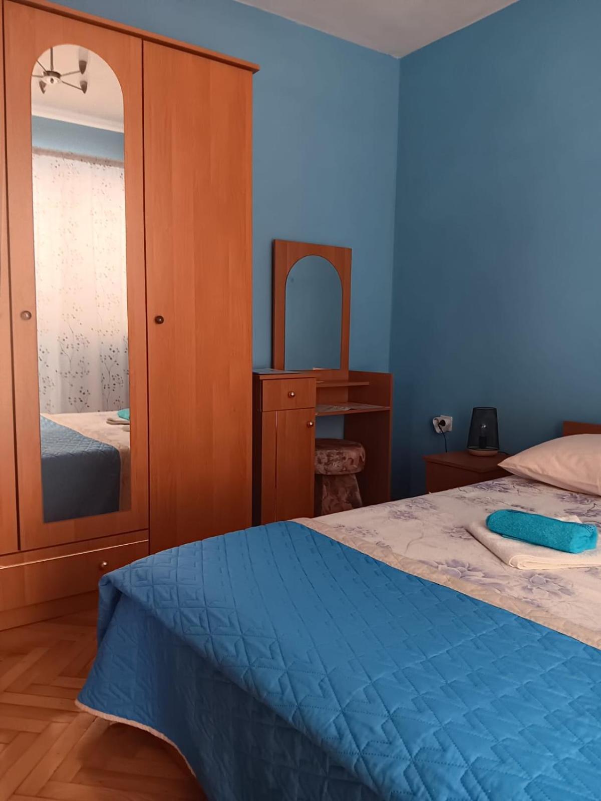 Apartman Tisno Luaran gambar