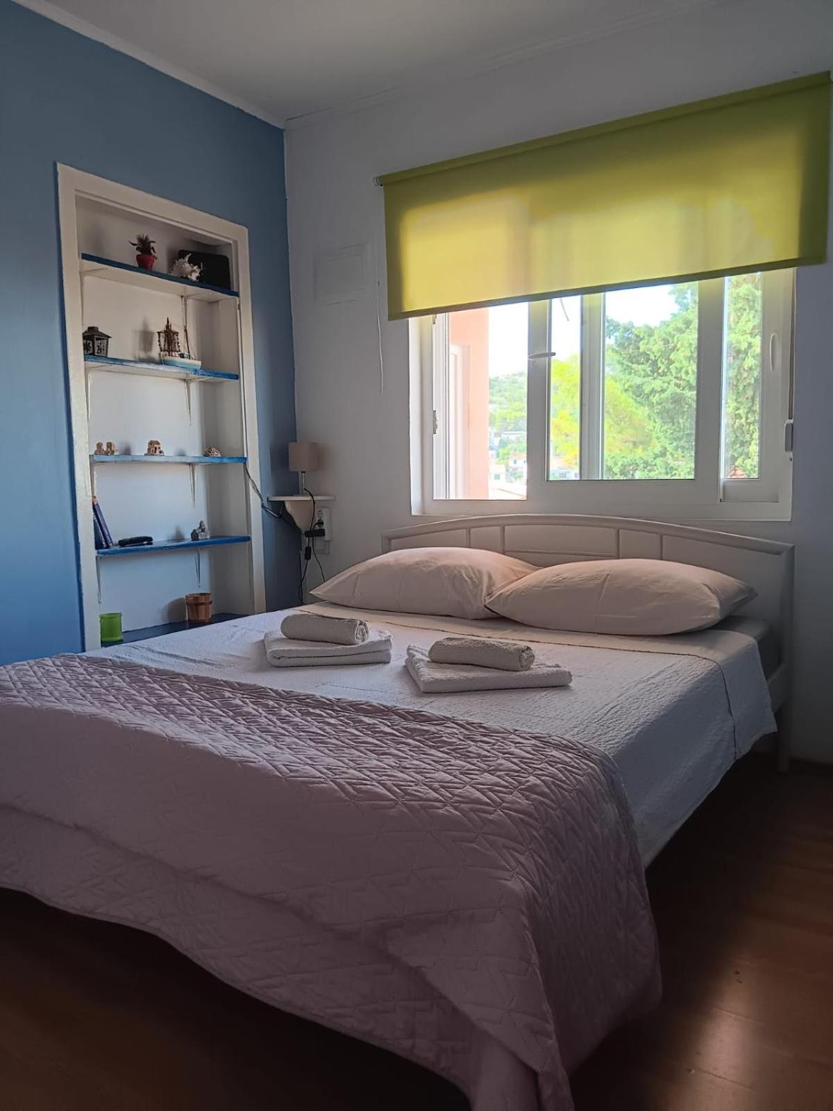 Apartman Tisno Luaran gambar