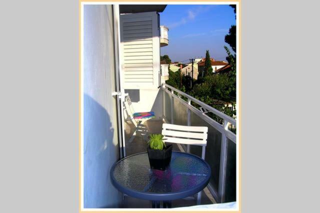 Apartman Tisno Luaran gambar
