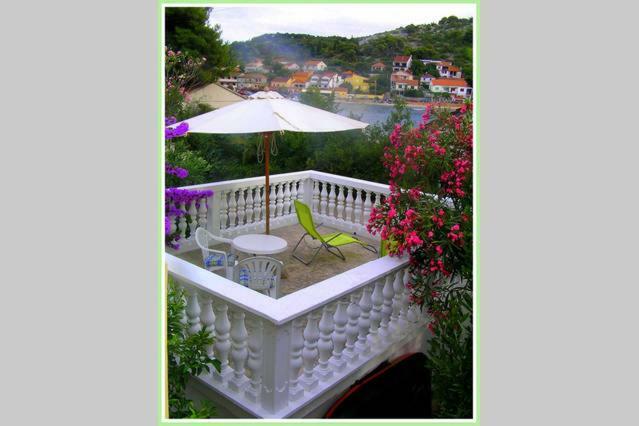 Apartman Tisno Luaran gambar