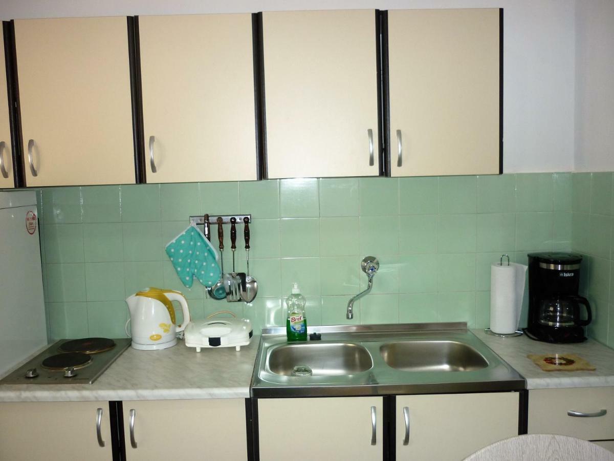 Apartman Tisno Luaran gambar