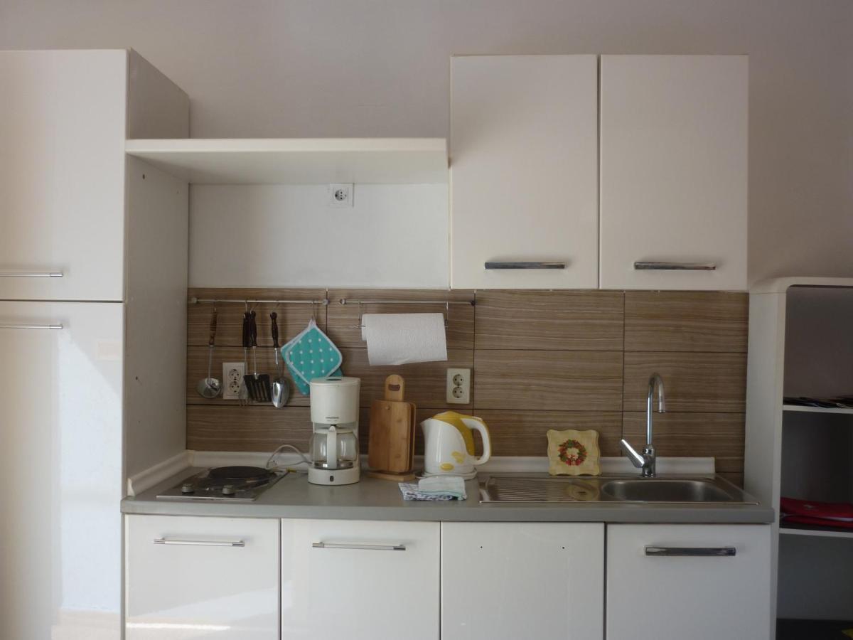 Apartman Tisno Luaran gambar