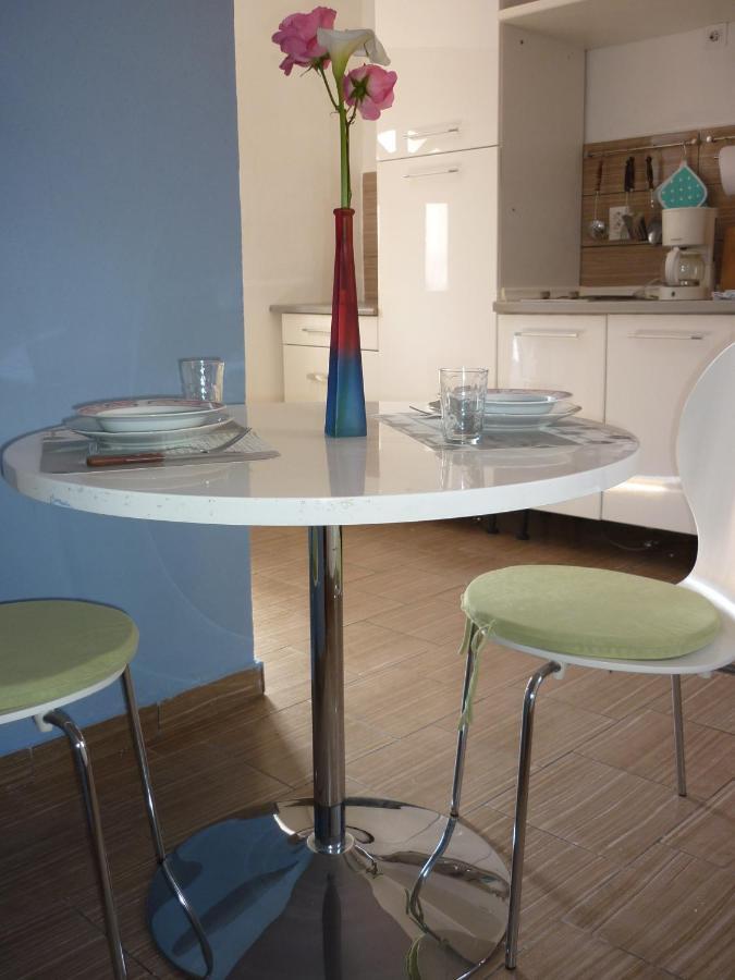 Apartman Tisno Luaran gambar