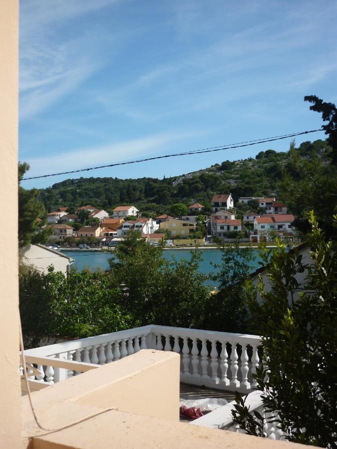 Apartman Tisno Luaran gambar